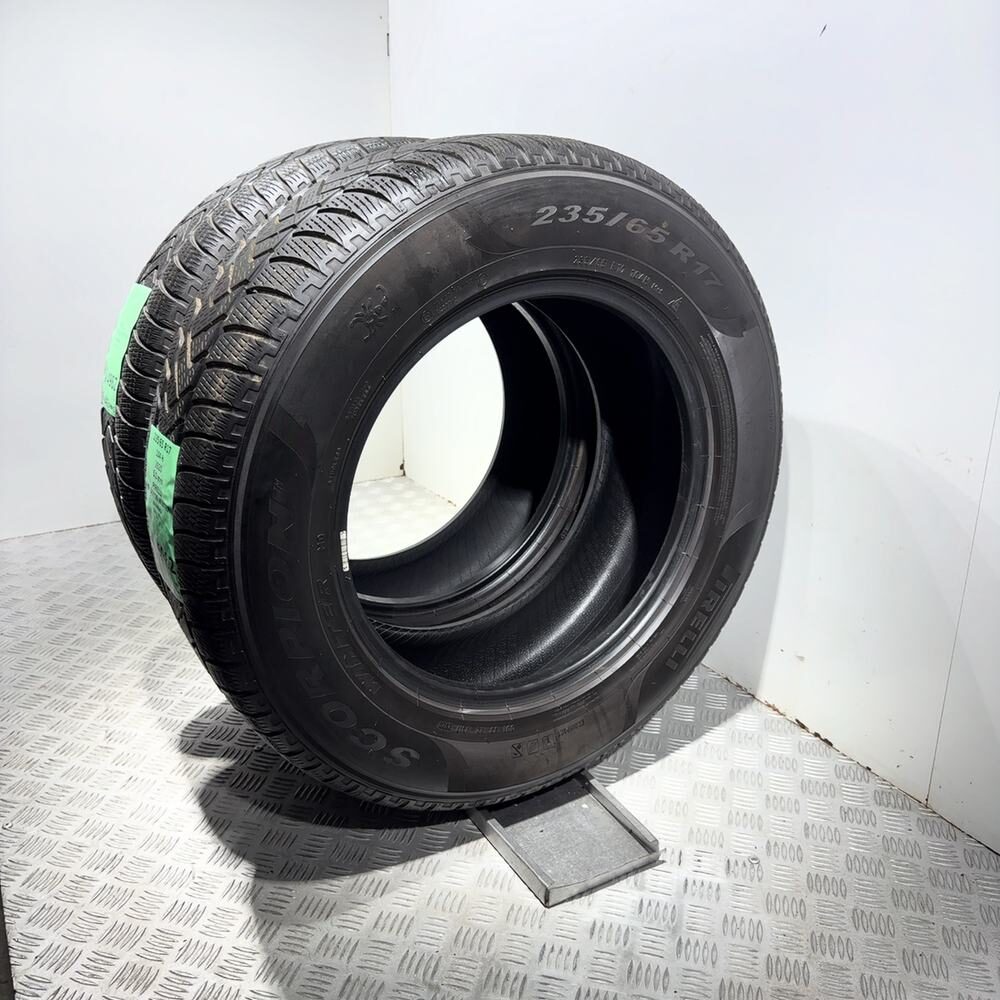 Gomme usate PIRELLI Scorpion Winter 235/65 R17 104H – foto 16 | Prima Gomme PIRELLI Scorpion Winter 235/65 R17 104H, dettaglio fotografico 16